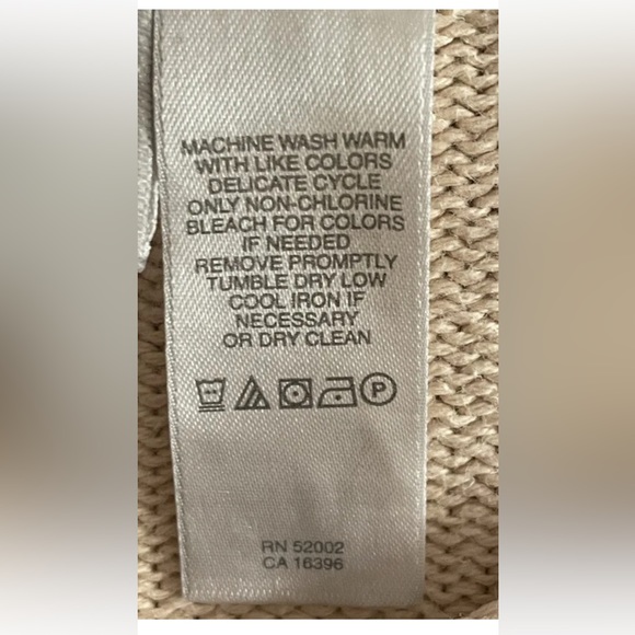 Vintage Liz Claiborne light beige cable knit sweater, scalloped edging size XL - Picture 7 of 7